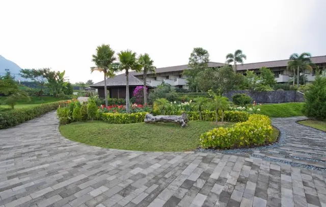 The Singhasari Resort