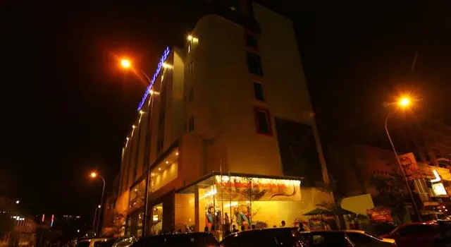 The Falatehan Hotel by Safin