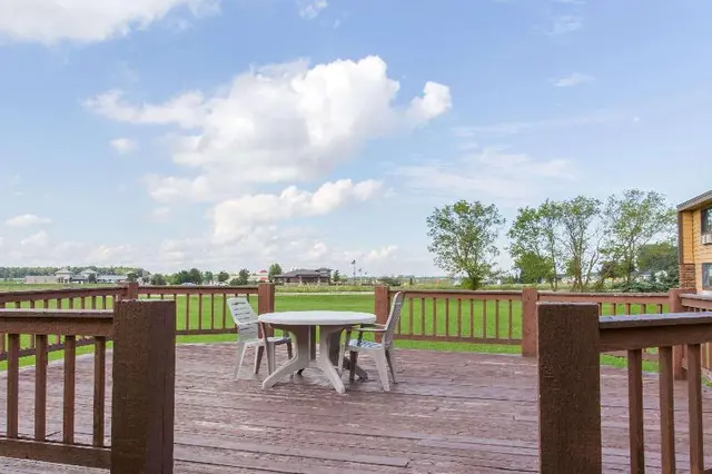 AmeriVu Inn and Suites - Sheboygan Falls