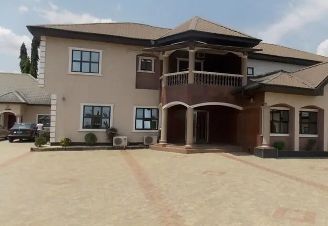 Emrosy Hotels And Suites