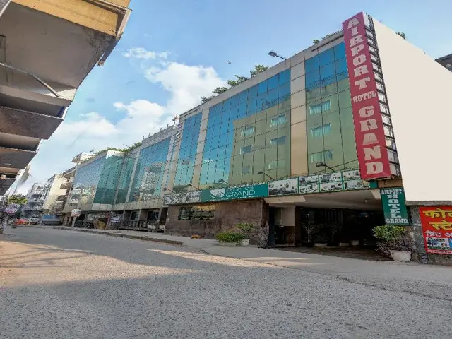 Airport Hotel Grand