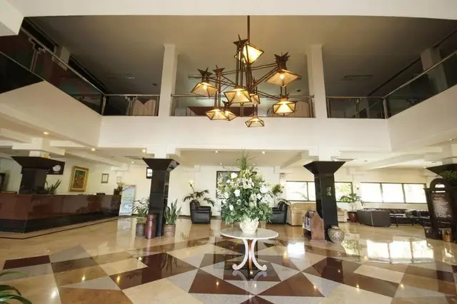 Bahari Inn
