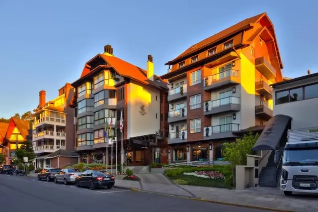 Cercano Hotel