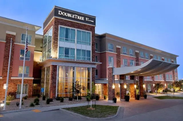 DoubleTree by Hilton West Fargo Sanford Medical Ce