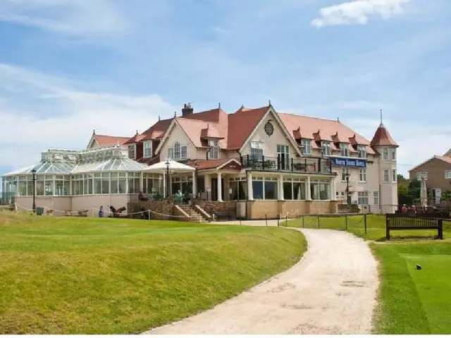 North Shore Hotel