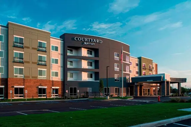 Courtyard Clifton Park