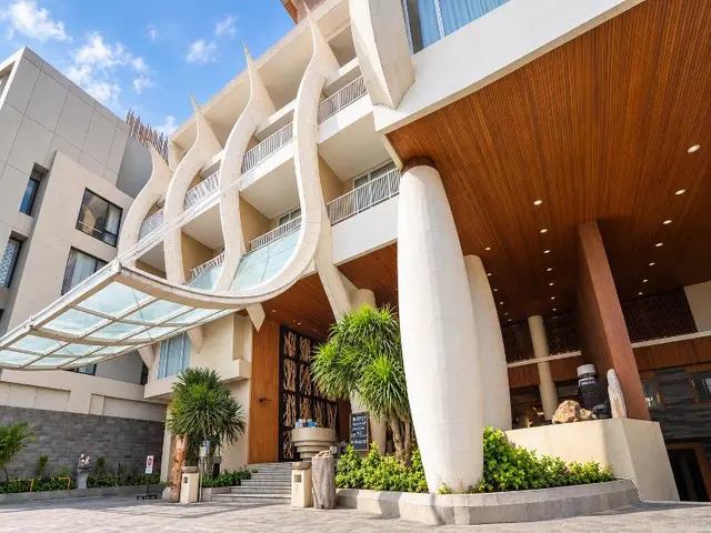 Bedrock Hotel Kuta Bali