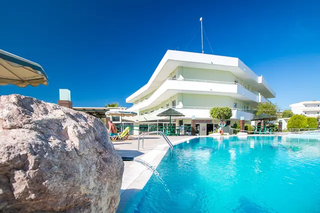 Stamos Hotel