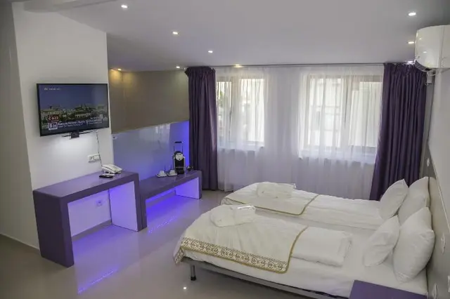 Christina Plus Hotel