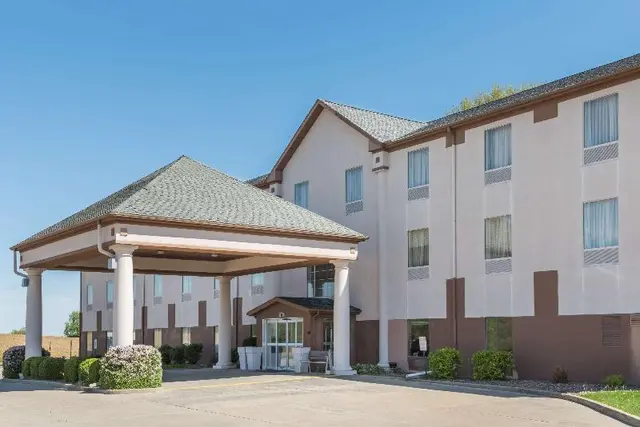 Seasons Inn and Suites Highland
