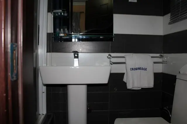 Crownedge Hotel