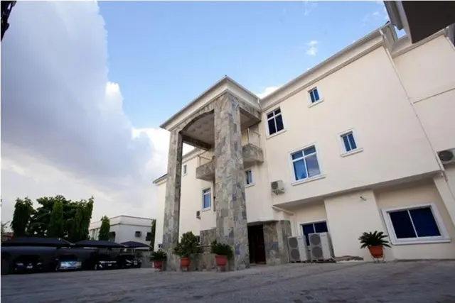 Caledonian Suites