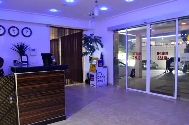 De Santos Hotels