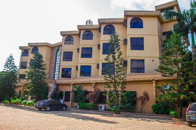 Heritage House Square Hotel