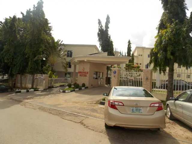 Savannah Suites Hotel