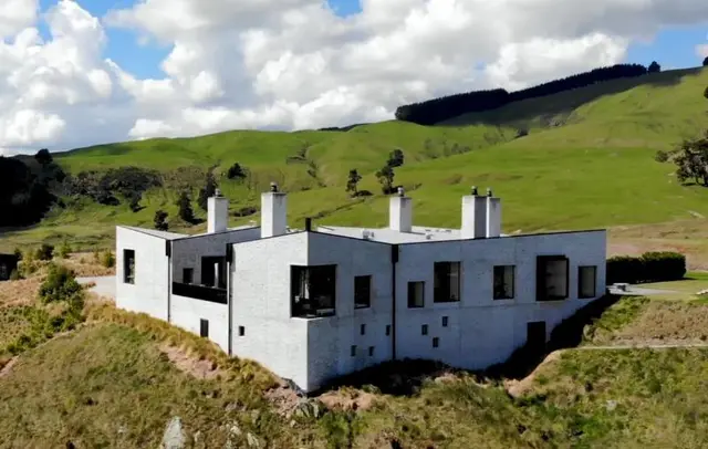 Kinloch Manor