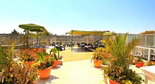 Golden Walls hotel