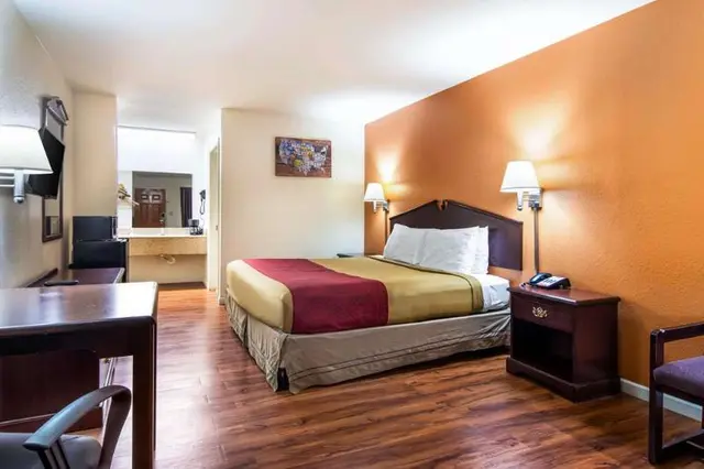 King's Inn- LaFayette