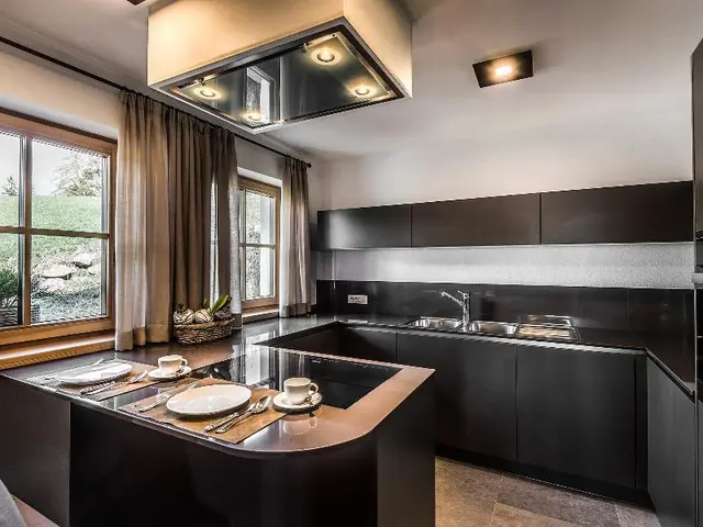 Pia - Seven Bedroom