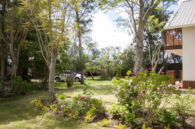 Airport Garden Hosteria