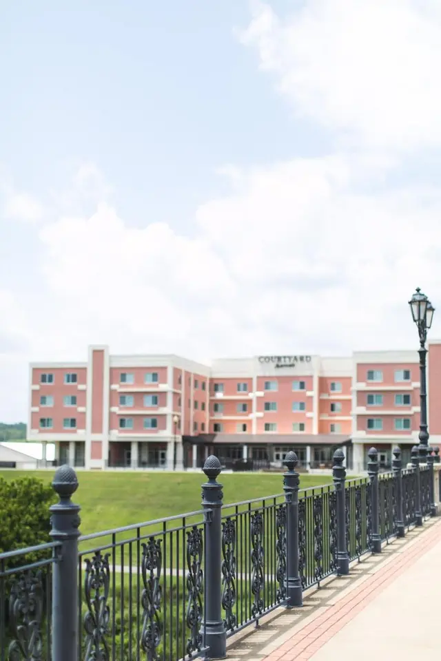 Courtyard by Marriott Rome Riverwalk
