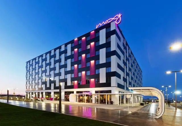 MOXY Vienna Airport