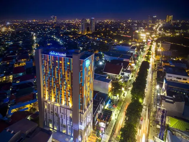 Deka Hotel Surabaya HR Muhammad