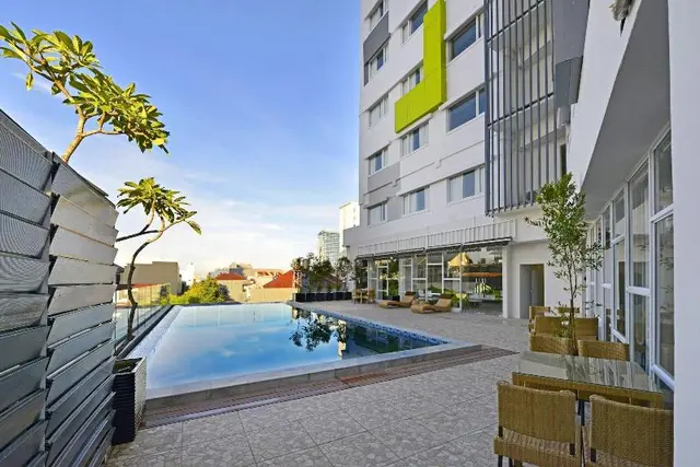 Whiz Prime Hasanudin Makassar