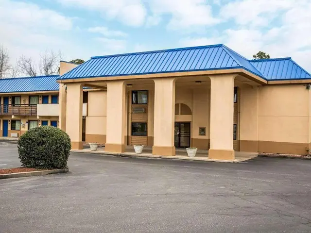 Rodeway Inn & Suites Plymouth