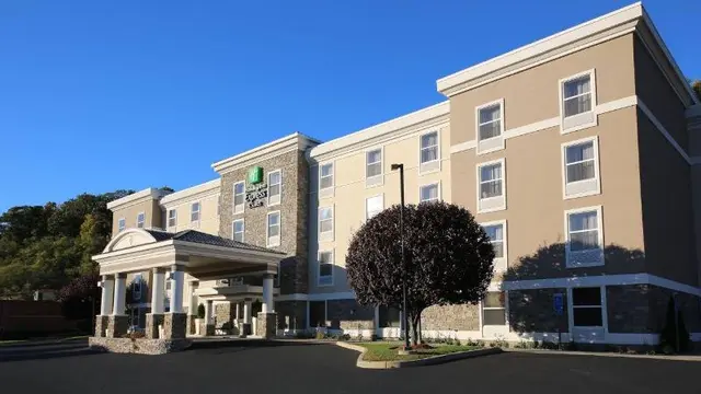 Holiday Inn Express & Suites Danbury - I-84