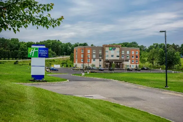 Holiday Inn Express & Suites Jamestown By IHG
