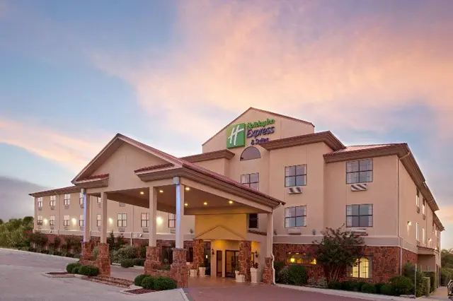 Holiday Inn Express & Suites Kerrville By IHG