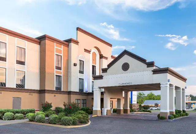 Holiday Inn Express and Suites Grenada