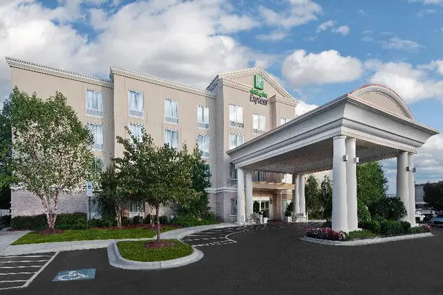 Holiday Inn Express & Suites Concord By IHG