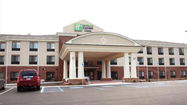 Holiday Inn Express and Suites La Vale Cumberland