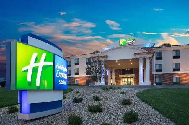 Holiday Inn Express & Suites Concordia Us 81 IHG