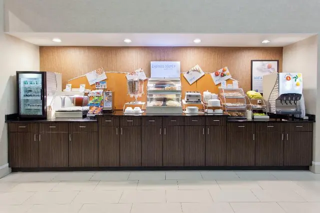 Holiday Inn Express and Suites Dalton