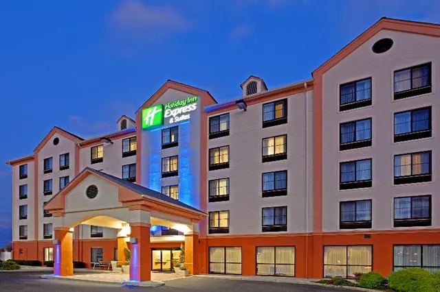 Holiday Inn Express & Suites Meadowlands Area IHG