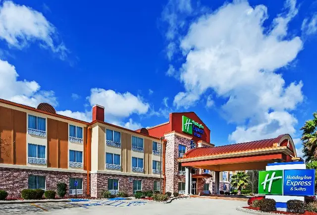 Holiday Inn Express and Suites Lafayette South