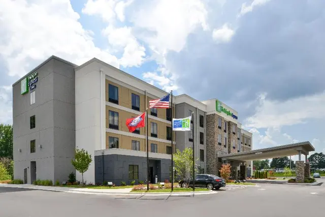 Holiday Inn Express Suites Bryant Benton Area IHG
