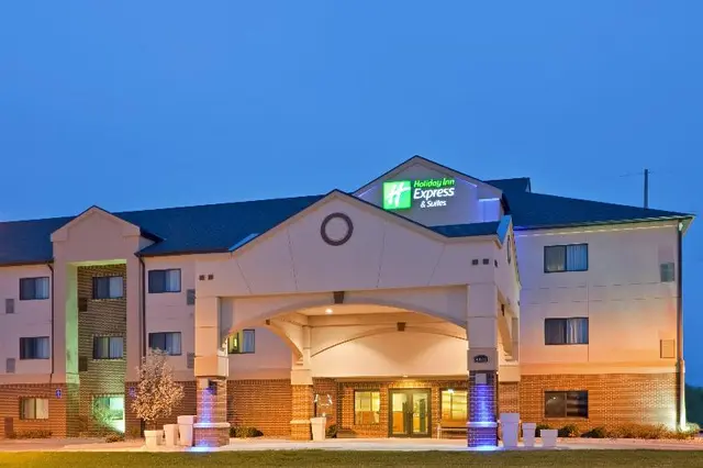Holiday Inn Express & Suites Lincoln South By IHG