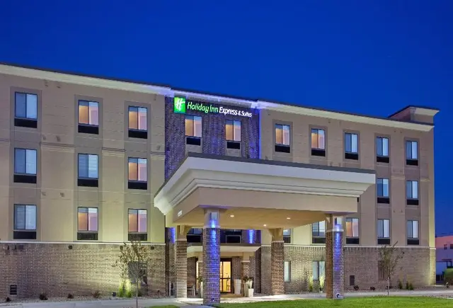 Holiday Inn Express & Suites Lincoln Airport IHG