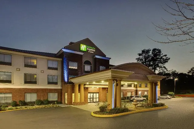 Holiday Inn Express & Suites Laurel By IHG