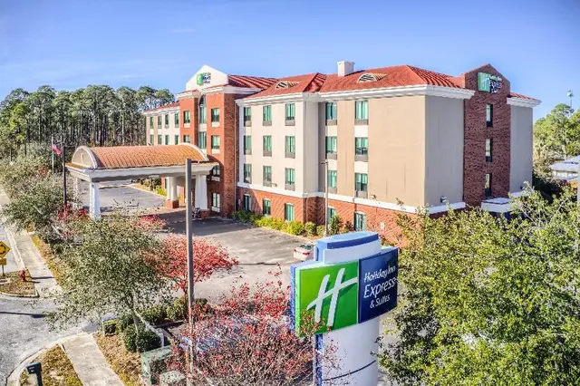 Holiday Inn Express & Suites Gulf Shores By IHG