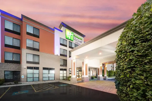 Holiday Inn Express & Suites Pasco-Tricities IHG