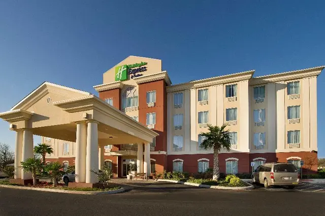 Holiday Inn Express & Suites Uvalde By IHG
