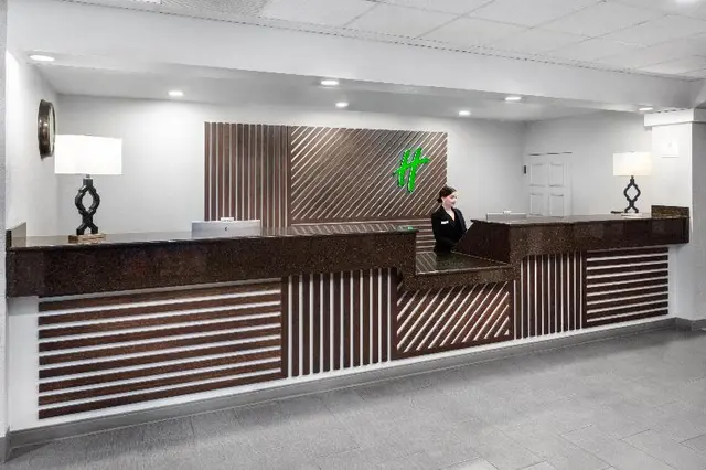 Holiday Inn & Suites Springfield - I-44