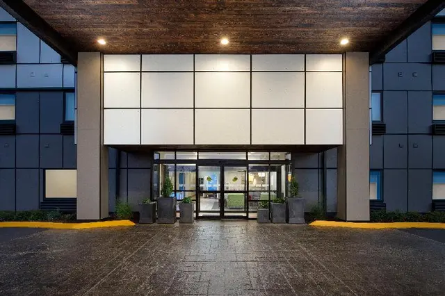 Holiday Inn Express and Suites Puyallup Tacoma Are