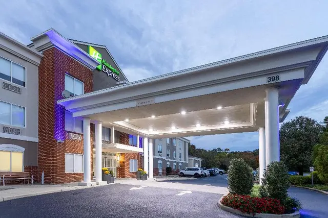 Holiday Inn Express and Suites Vineland Millville