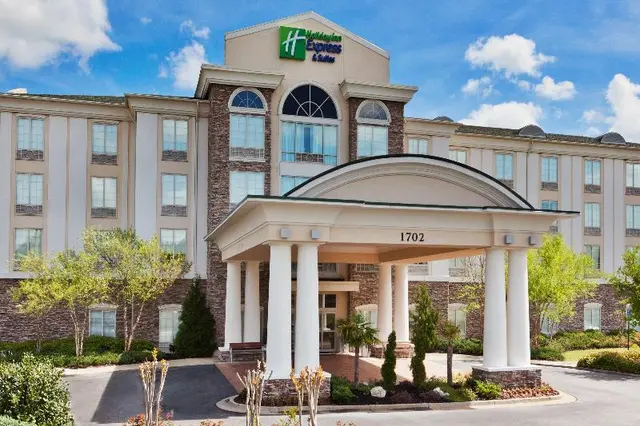 Holiday Inn Express Suites Phenix City Ft. Benning